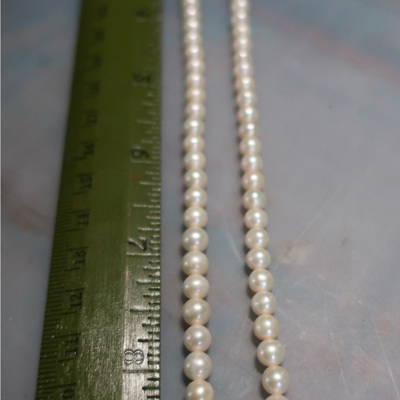 Stauer Vintage Creamy Pearl 18” Necklace - Picture 3 of 6